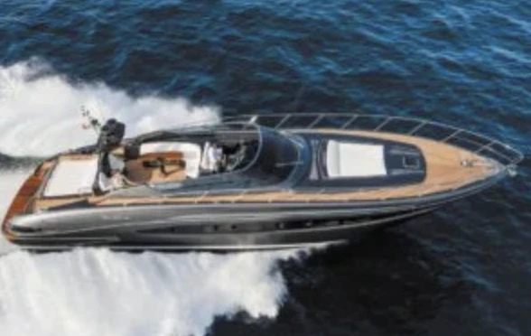 Noleggiare una Régal Regal 27 Fasdeck a Saint-Tropez