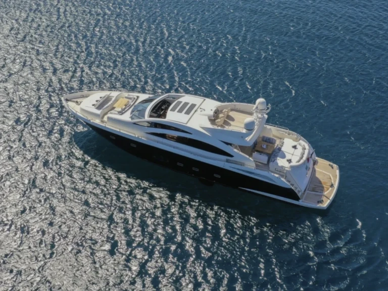 Noleggio Yacht di lusso Azimut con patente nautica