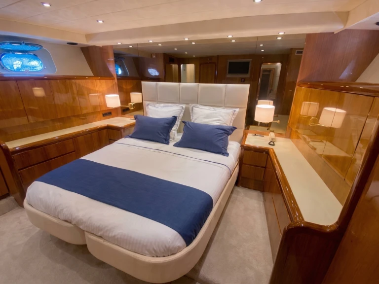 Noleggio Yacht di lusso a Saint-Tropez – Falcon 82S