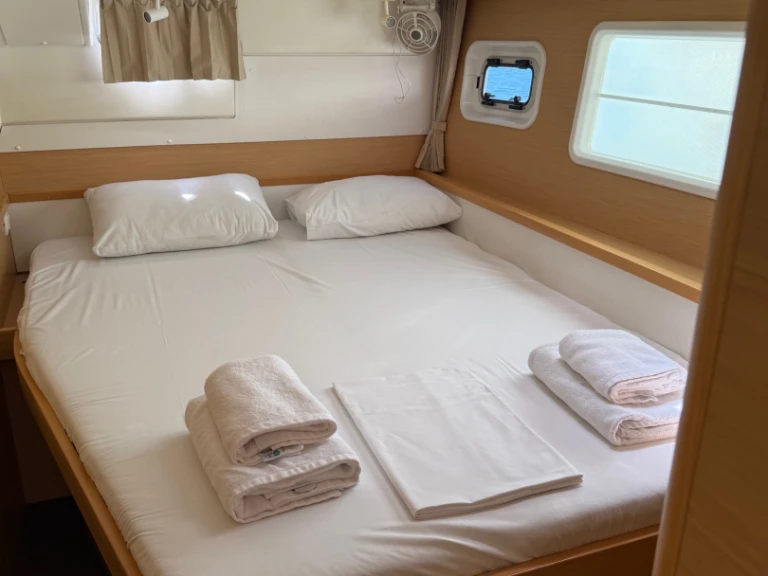 Noleggio barche Rodi (Citta) economico Lagoon 400 S2