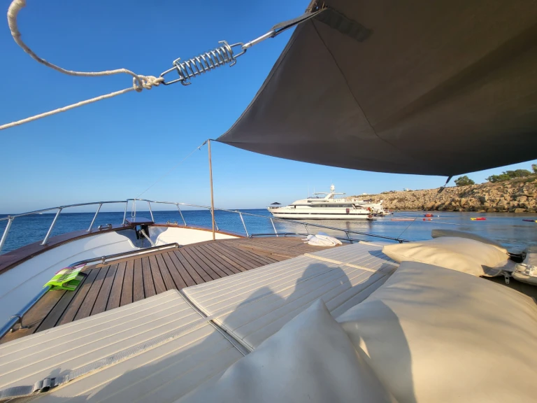 Noleggio Barca a motore con o senza skipper Custom Made a Limassol Marina