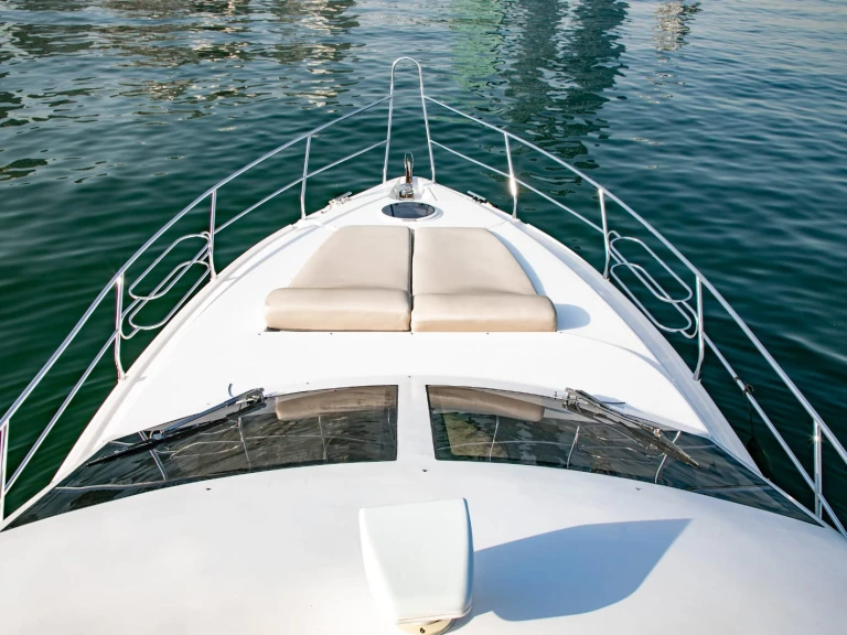 Noleggio Barca a motore con o senza skipper Al Shaali Marine a Dubai Marina