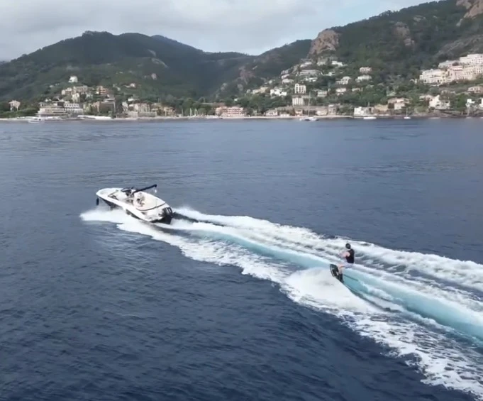 Noleggio barche Sea Ray SPX 210 OB a Mandelieu-la-Napoule su Samboat