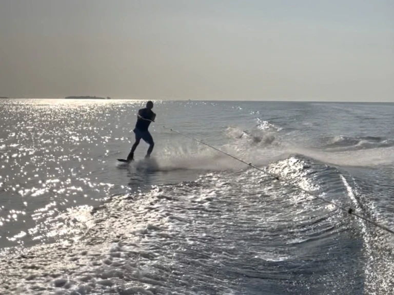 Noleggio Barca a motore con o senza skipper Sea Ray a Mandelieu-la-Napoule
