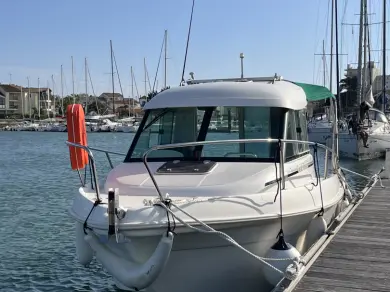 Noleggio Barca a motore Jeanneau con patente nautica