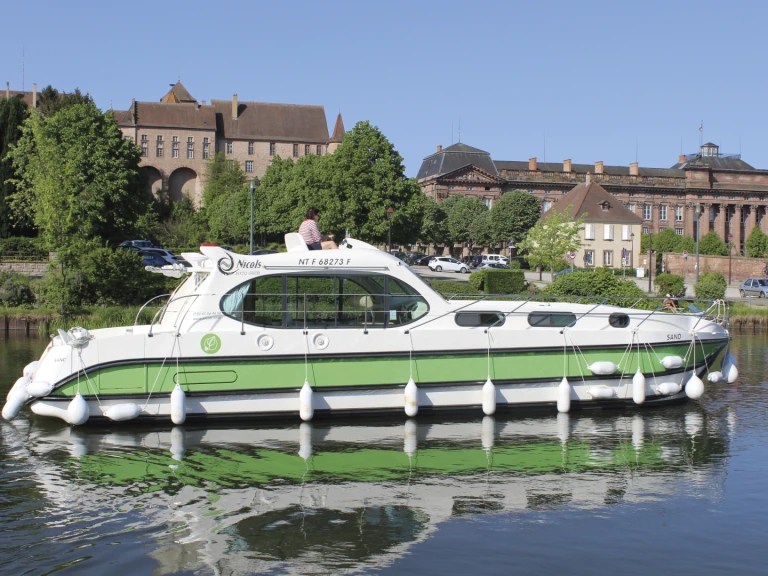 Noleggio Barca a motore con o senza skipper Nicols Yacht a Saverne