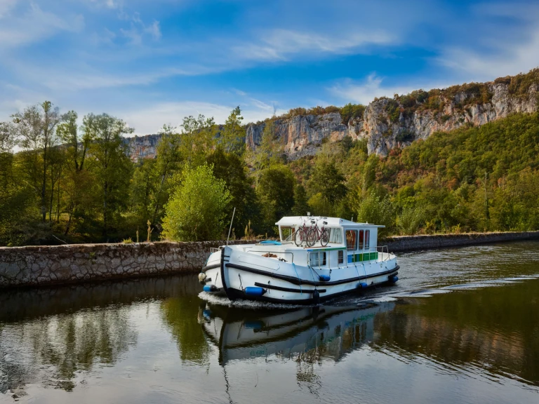 Noleggio Houseboat Pénichette con patente nautica