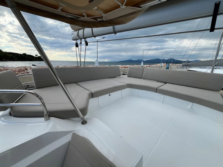 Noleggio Catamarano Fountaine Pajot con patente nautica