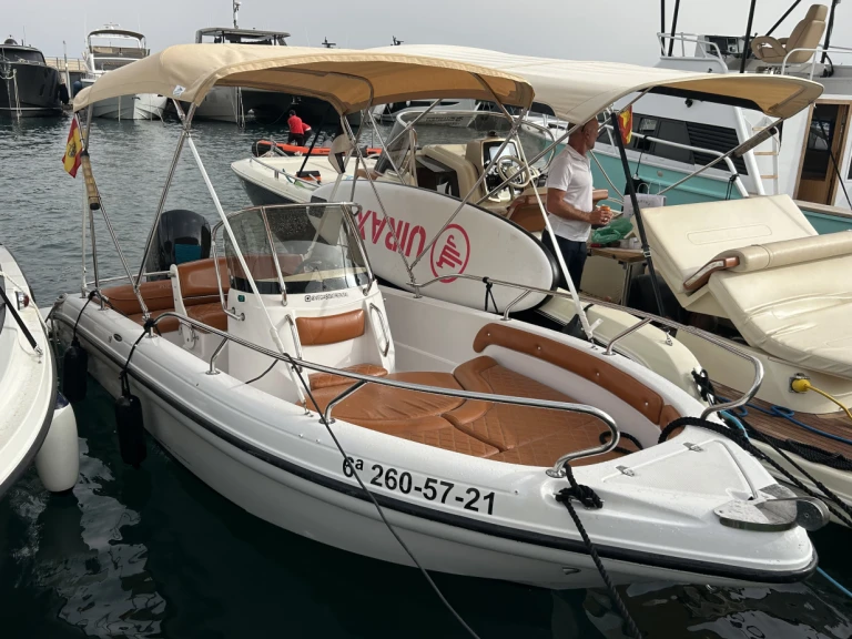 Noleggio Barca a motore Raineri con patente nautica