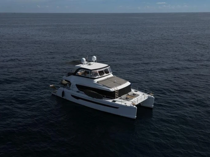 Noleggio Yacht di lusso Iliad con patente nautica