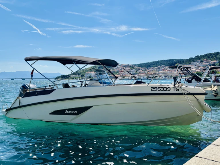 Noleggio barche Trogir economico Arrow Arabis 23