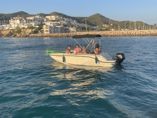 Noleggiare una Quicksilver Quicksilver 470 XS a Sitges
