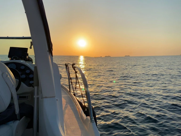 Noleggiare una Gobbi Gobbi 265 SC a Santa Marinella
