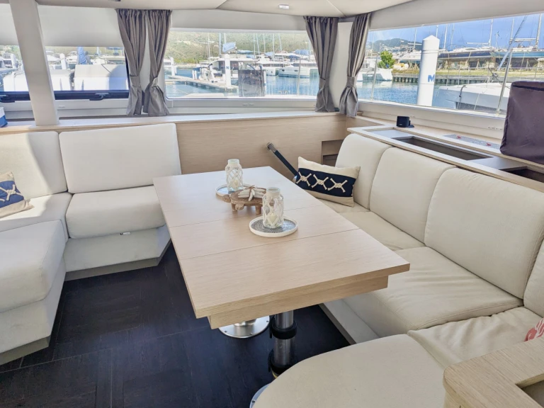 Yacht di lusso a noleggio a Frenchman's Cay al miglior prezzo