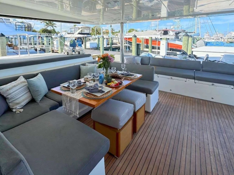 Yacht di lusso a noleggio a Bahamas al miglior prezzo