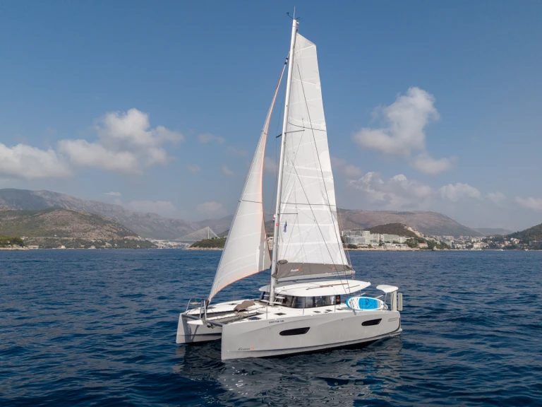 Noleggio Catamarano Excess con patente nautica