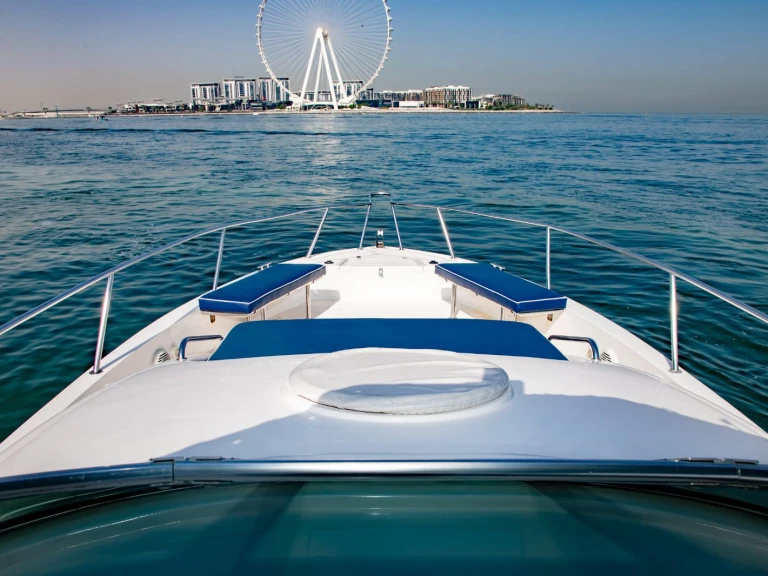 Noleggio Barca a motore con o senza skipper Custom Made a Dubai Marina