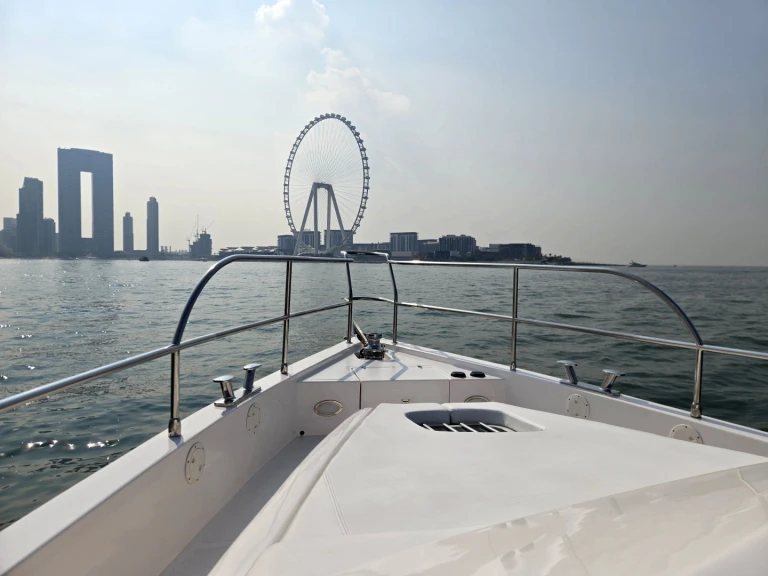 Noleggio barche Dubai Marina economico custom