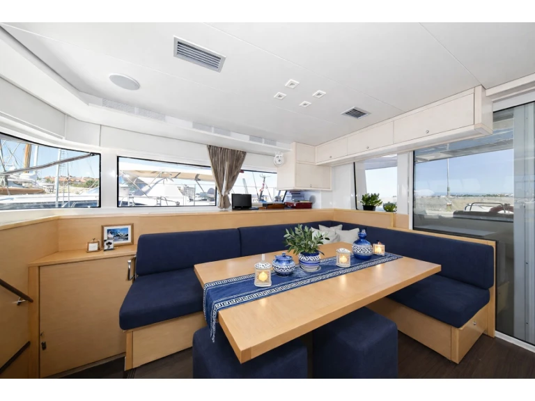 Noleggio barche Álimos economico Lagoon 52 F