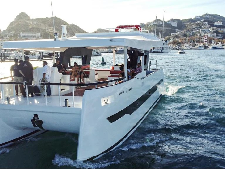 Noleggio Catamarano Custom Made con patente nautica