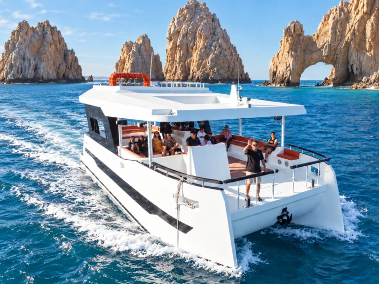Noleggio Catamarano a Cabo San Lucas – Custom Made custom