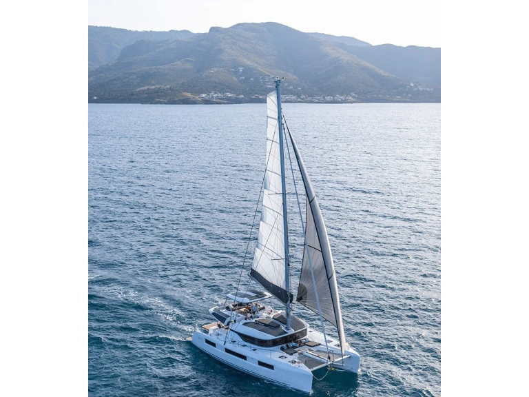 Noleggio Catamarano Lagoon con patente nautica