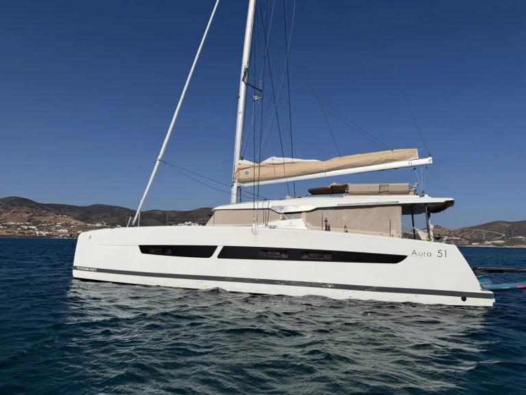 Noleggio Catamarano a Álimos – Fountaine Pajot Aura 51