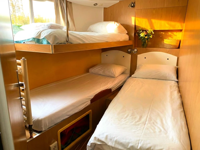 Houseboat a noleggio a Dompierre-sur-Besbre al miglior prezzo