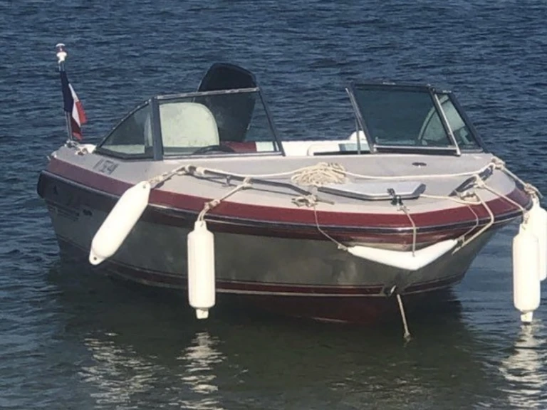 Noleggio Barca a motore Sea Ray con patente nautica