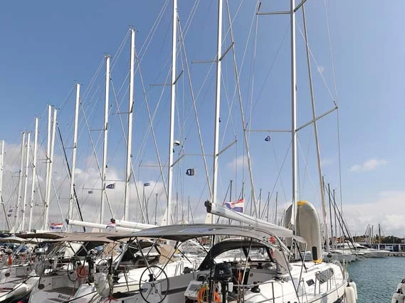 Noleggiare una Bavaria Cruiser 46 a Murter-Kornati