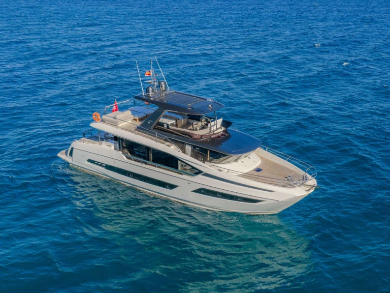 Noleggio Yacht di lusso con o senza skipper Prestige Yachts a Napoli