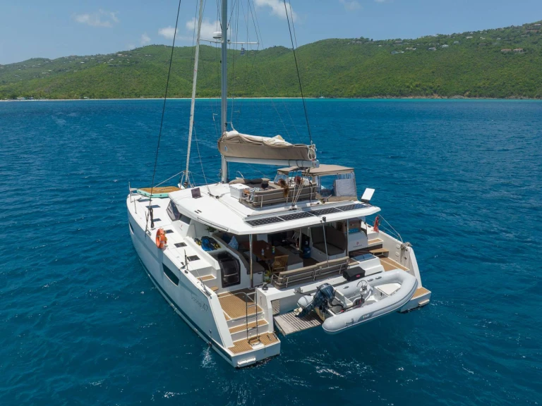 Noleggio Yacht di lusso Fountaine Pajot con patente nautica