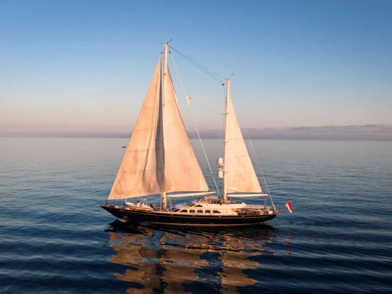 Noleggio Yacht di lusso con o senza skipper Perini Navi a Napoli