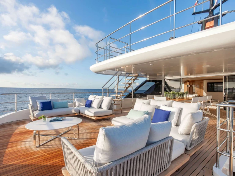 Noleggio Yacht di lusso a Atene – Benetti ANGEL
