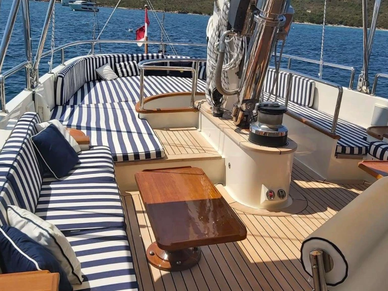 Noleggio Yacht di lusso Perini Navi con patente nautica