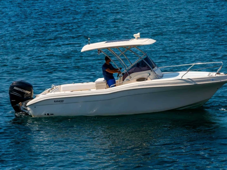 Noleggio Barca a motore Ranieri con patente nautica