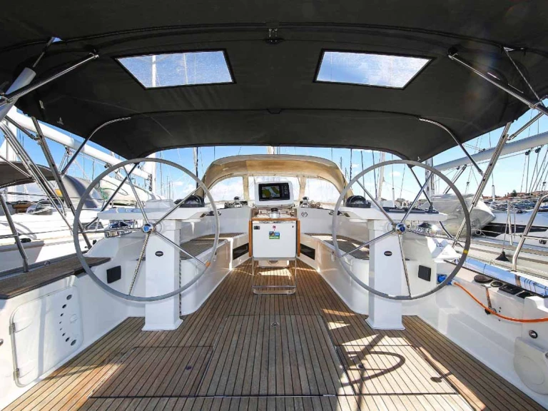 Noleggio barche Bavaria Cruiser 45 a Pola su Samboat