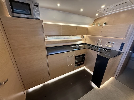 Noleggiare una Bavaria Bavaria S45 HT a Komolac