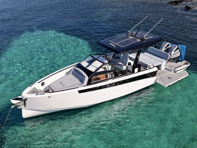 Noleggio Barca a motore Virtue Yacht con patente nautica