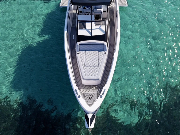 Virtue Yacht V10 Top da affittare a  Cannigione