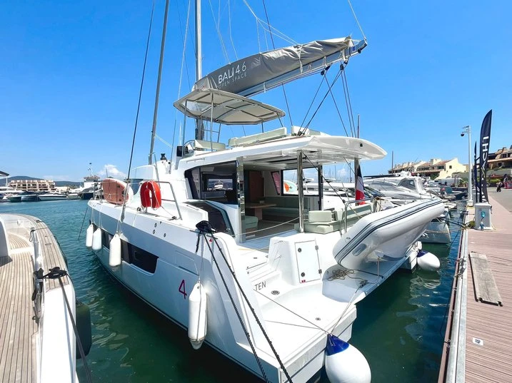 Noleggio Catamarano Bali con patente nautica