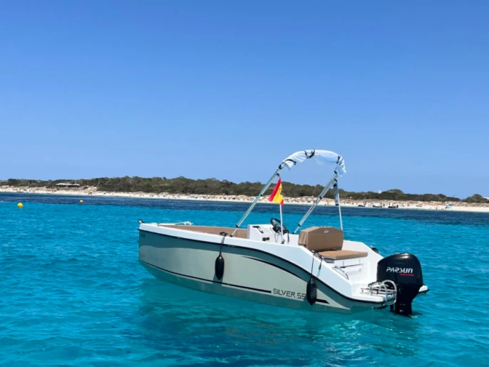 Noleggio Barca a motore a Club Nàutic Ca'n Picafort – Silent Yachts 555