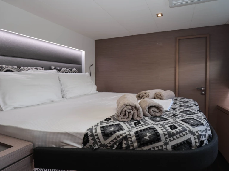 Noleggio Catamarano a Sámi – Fountaine Pajot Fountaine Pajot 47 TANNA LUX (GEN,AC,WATERMAKER)