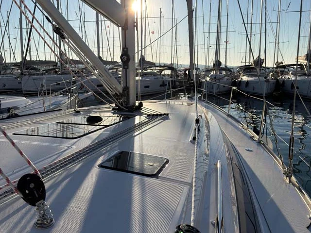 Noleggiare una Bavaria Bavaria Voyager 45 a Zaravecchia (Biograd)