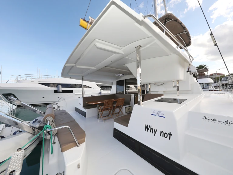 Noleggio Catamarano Fountaine Pajot con patente nautica