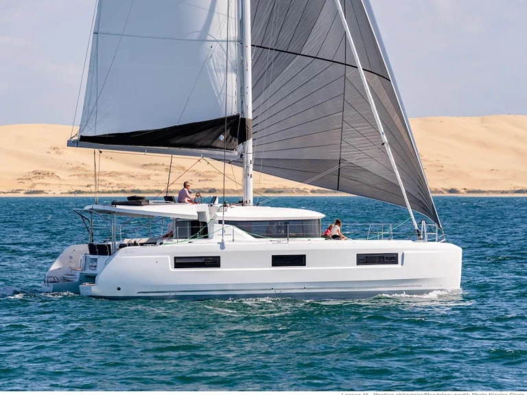 Noleggio Catamarano Lagoon con patente nautica