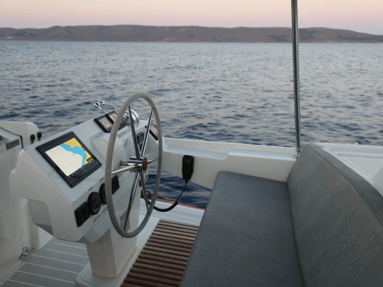 Noleggio Catamarano a Sámi – Fountaine Pajot Fountaine Pajot 47 TANNA LUX (GEN,AC,WATERMAKER)