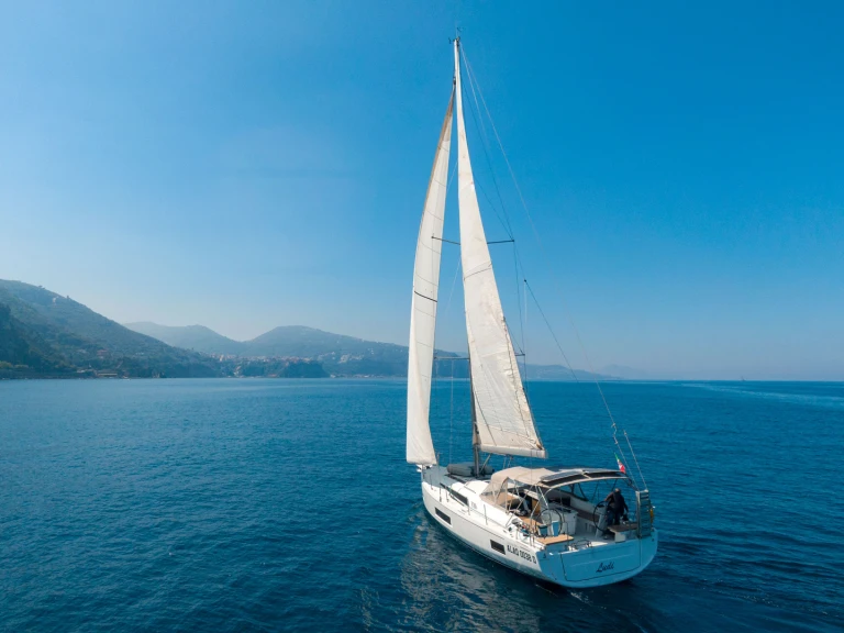Noleggiare una Bénéteau Oceanis 46.1 a Olbia