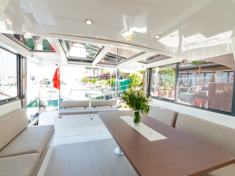 Noleggio Catamarano Bali con patente nautica