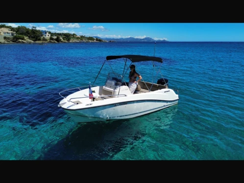Noleggio Barca a motore con o senza skipper Quicksilver a Saint-Aygulf